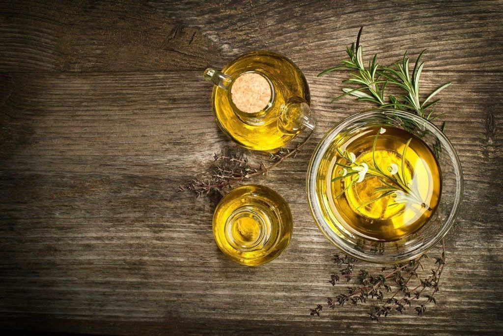 Aliment santé : huile d'olive pour le visage