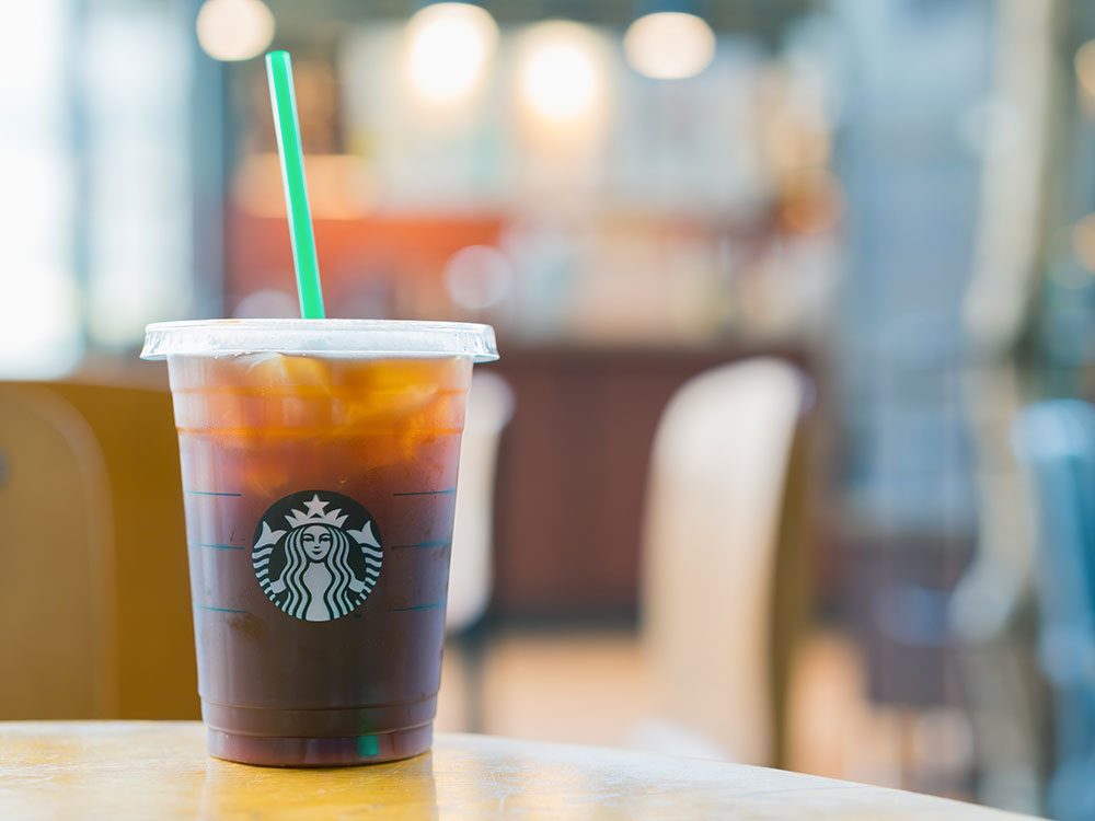 Starbucks a été poursuivi pour mettre trop de glaces dans les boissons.
