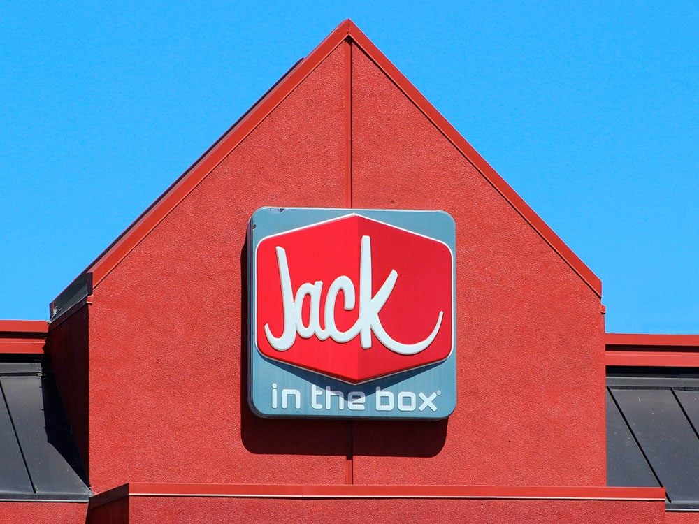 CKE Restaurants a poursuivi un concurrent, Jack-in-the-Box, après que celui-ci l’ait ciblé dans une campagne publicitaire.